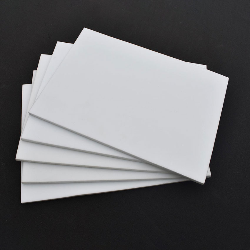 Ποια είναι τα πλεονεκτήματα του White PVC forex board;